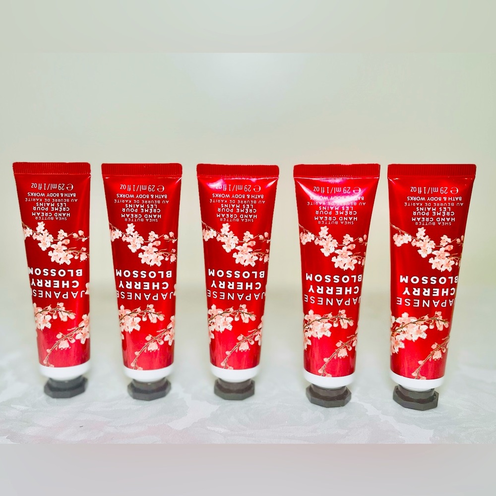 🌸BATH & BODY WORKS🌸BEAUTIFUL FRAGRANCE HAND CREAM FOR TRAVEL/OFF… Boutique Bat